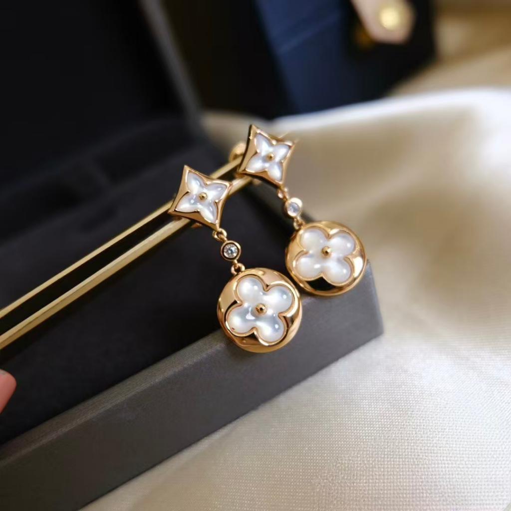 02Luxury high-end sensitive ear classic mother model, medieval model