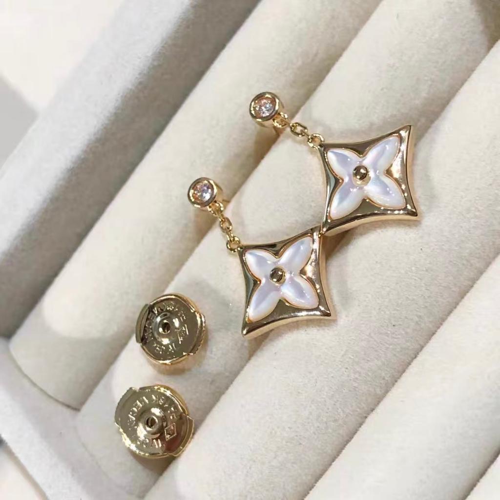 03 Yifei same style. Mother four Grass ear hanging Ancient high, Luxury essence Small fragrance