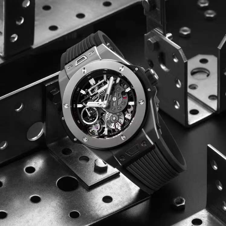 47 HUBLOT Big Bang Series MECA-10 Titanium Watch