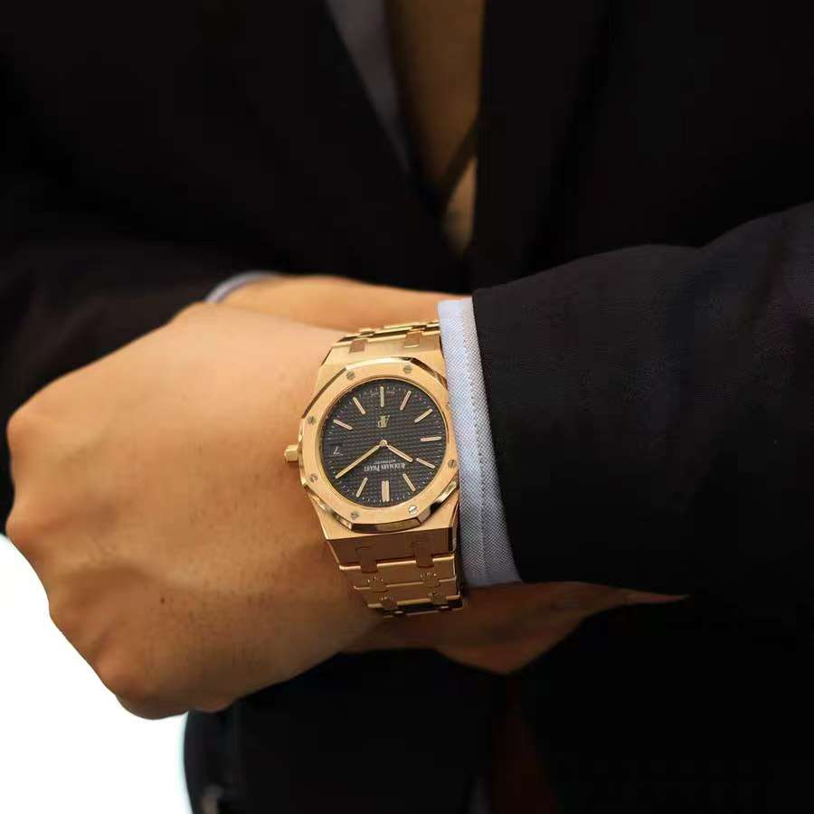 62 Audemars Piguet Royal Oak 18K Rose Gold Transparent Back 39mm Blue Dial Ultra-Thin Mechanical Pre-Owned Men's Watch