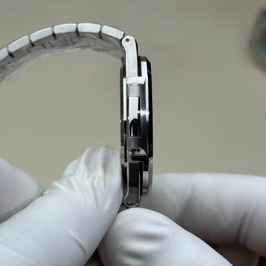 63 PATEK PHILIPPE Nautilus Series Mechanical Men's Watch