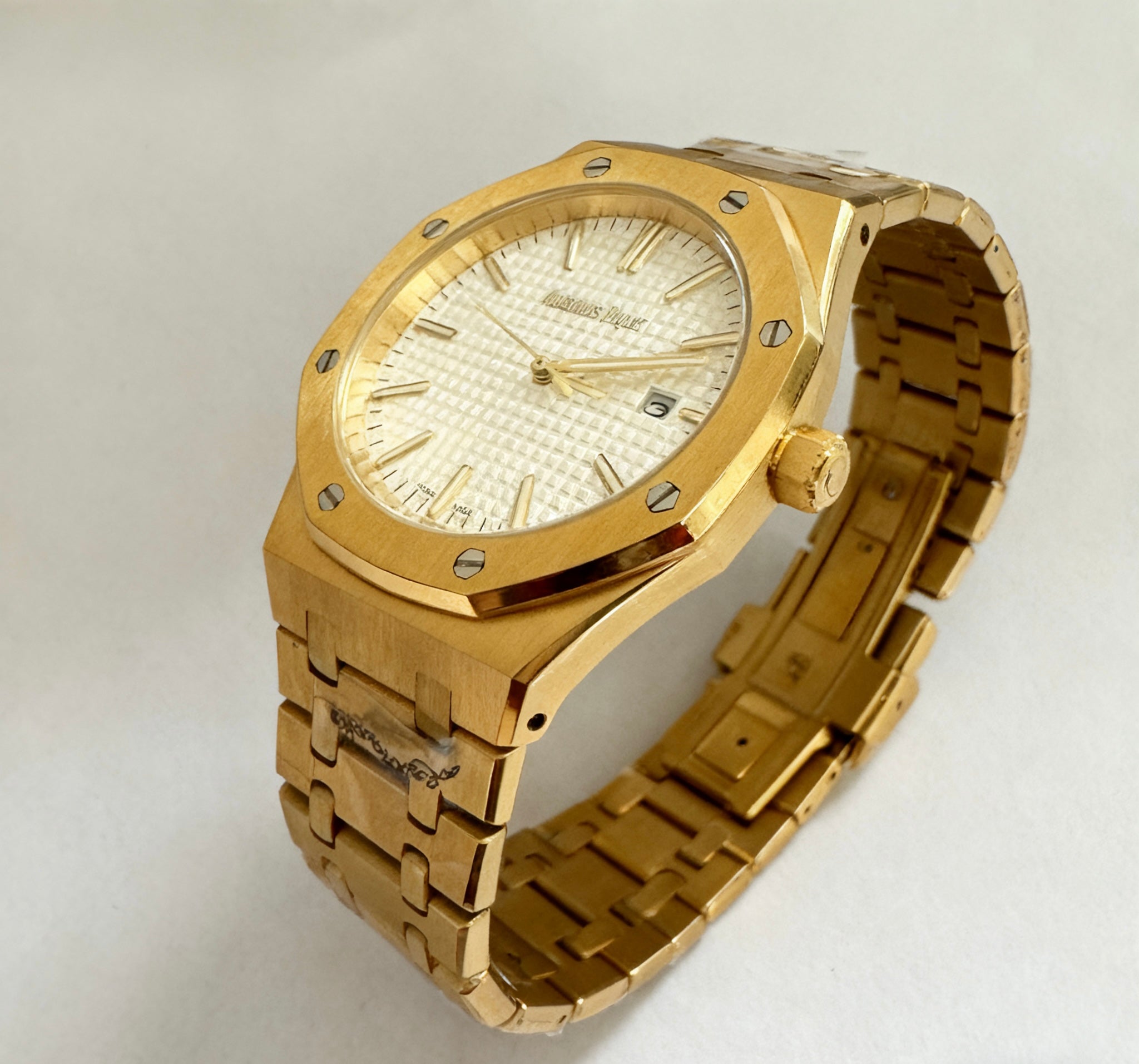 9.Simple and stylish oak sport large dial royal luminous calendar waterproof men's watch