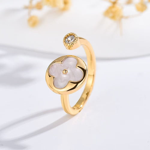 01uxury mother small fragrance four grass mouth ring female French antique ins non-fading finger