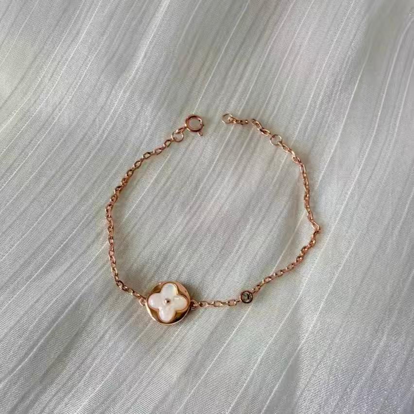 15 New small flower Luxury hand ins Small Still elegant